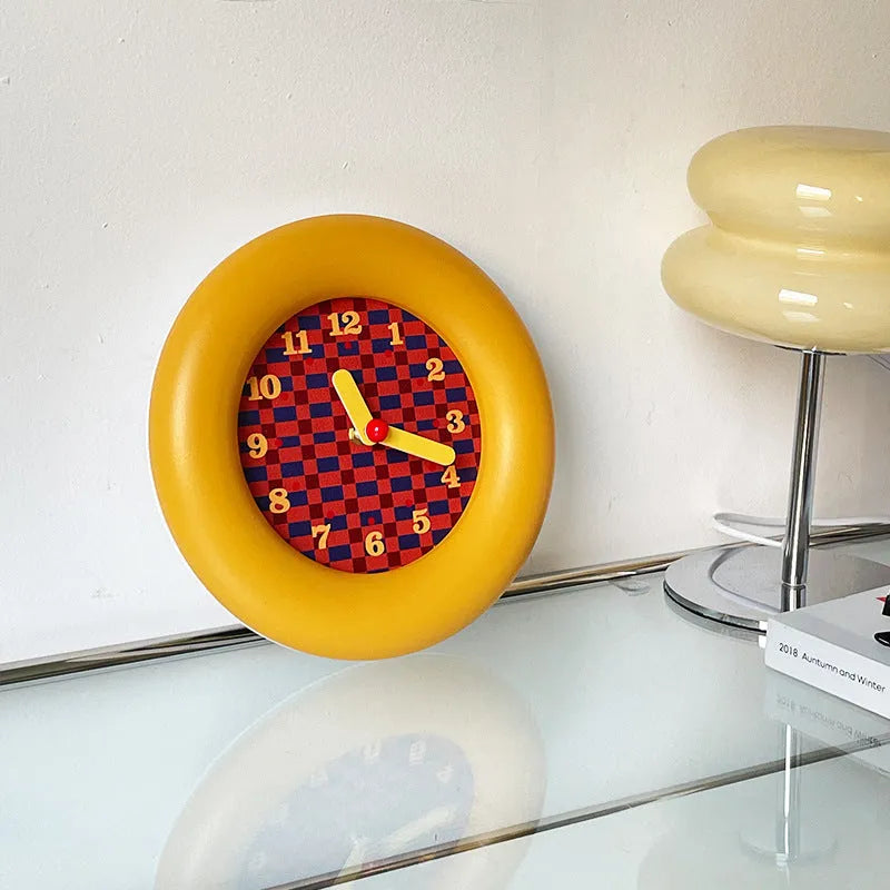 25cm Nordic wall clock with optional pendulum, greater than 15mm thick, YH6-4 fat circle design for living room or bedroom