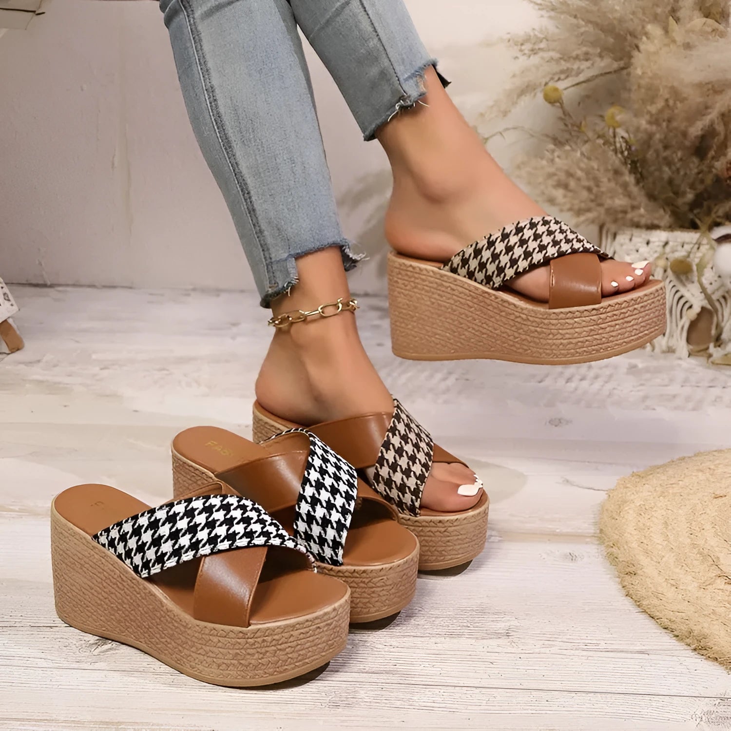 Brown and black plaid wedge sandals with plastic upper and rubber sole in European sizes 34-43