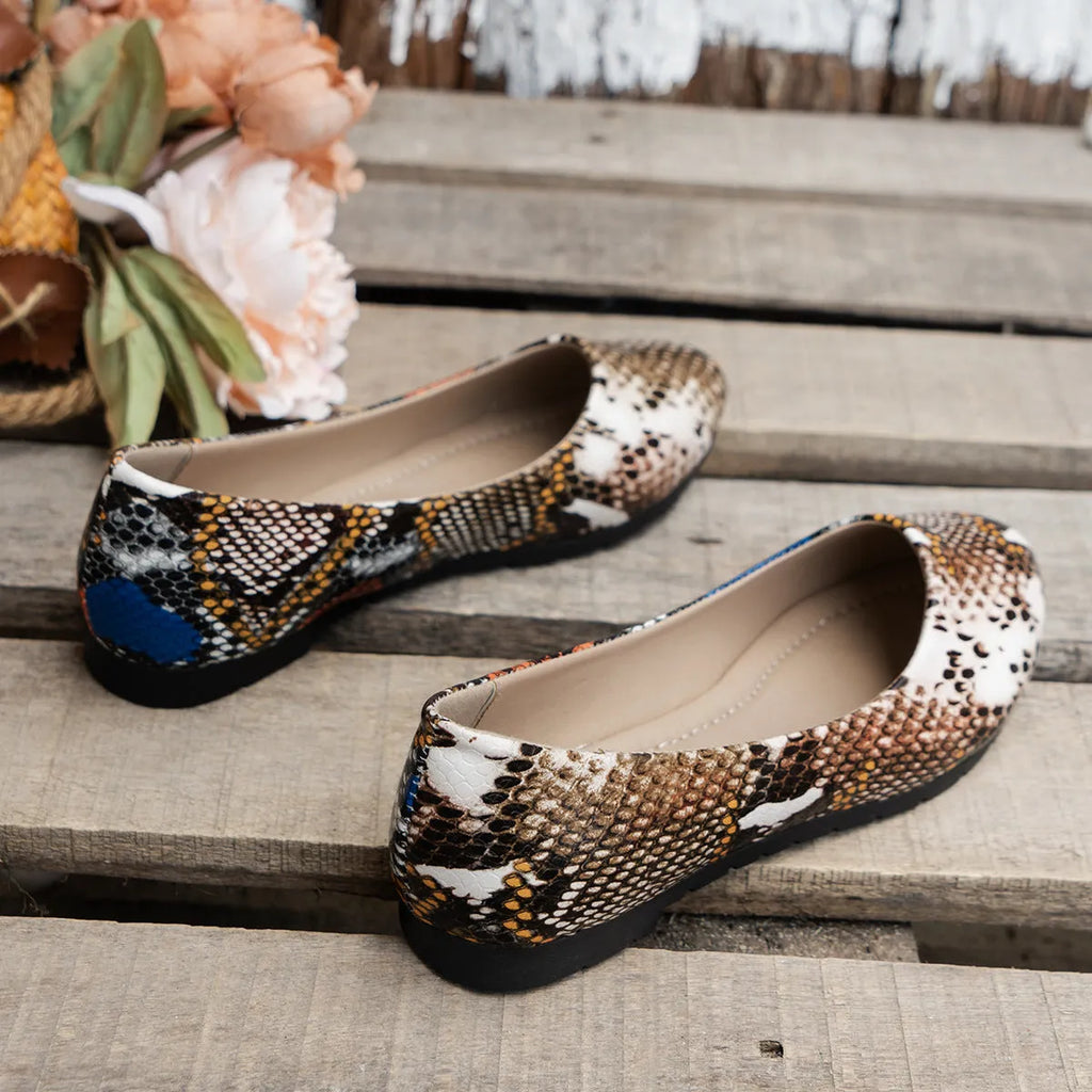 Women's flat pointed toe casual shoes, artificial PU upper, rubber sole, solid colour, low top pumps