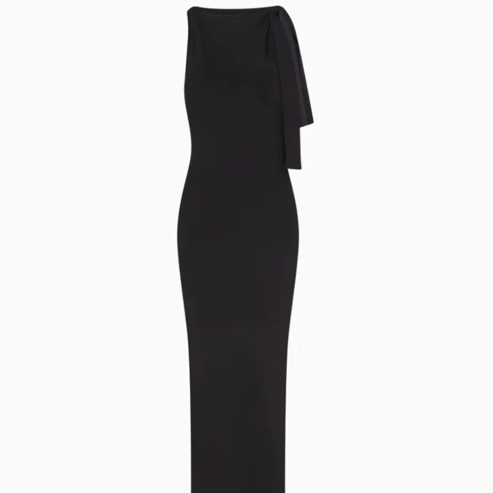 Women's sloping shoulder solid colour white long dress with high waist and crumple polyester finish