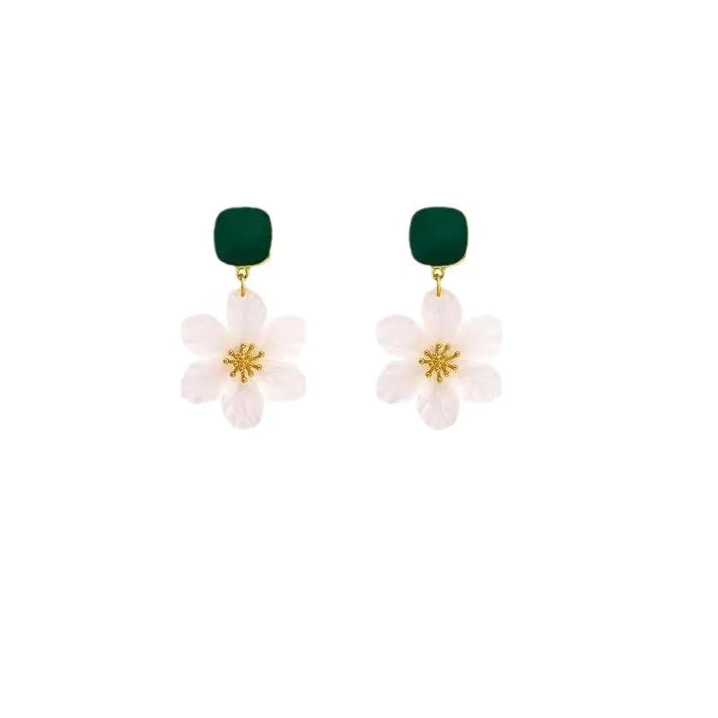 Dark green sterling silver needle flowers sweet earrings with detailed floral design