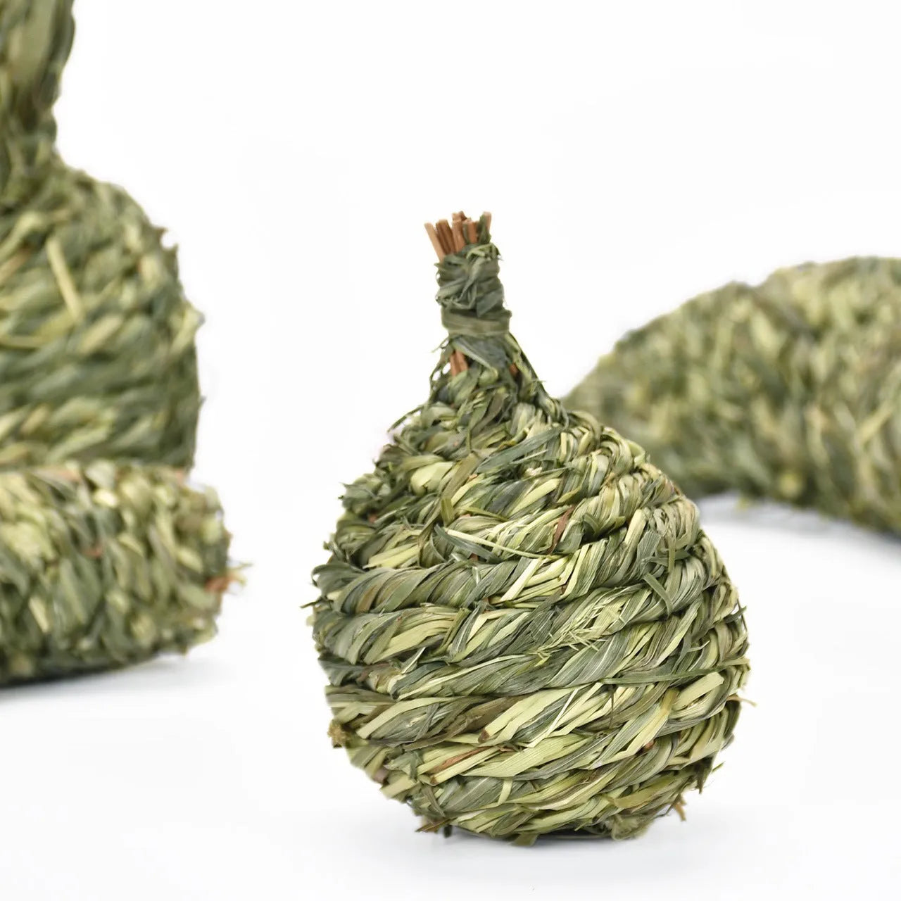 Natural timothy grass pet chew toy in pear shape for rabbits and guinea pigs