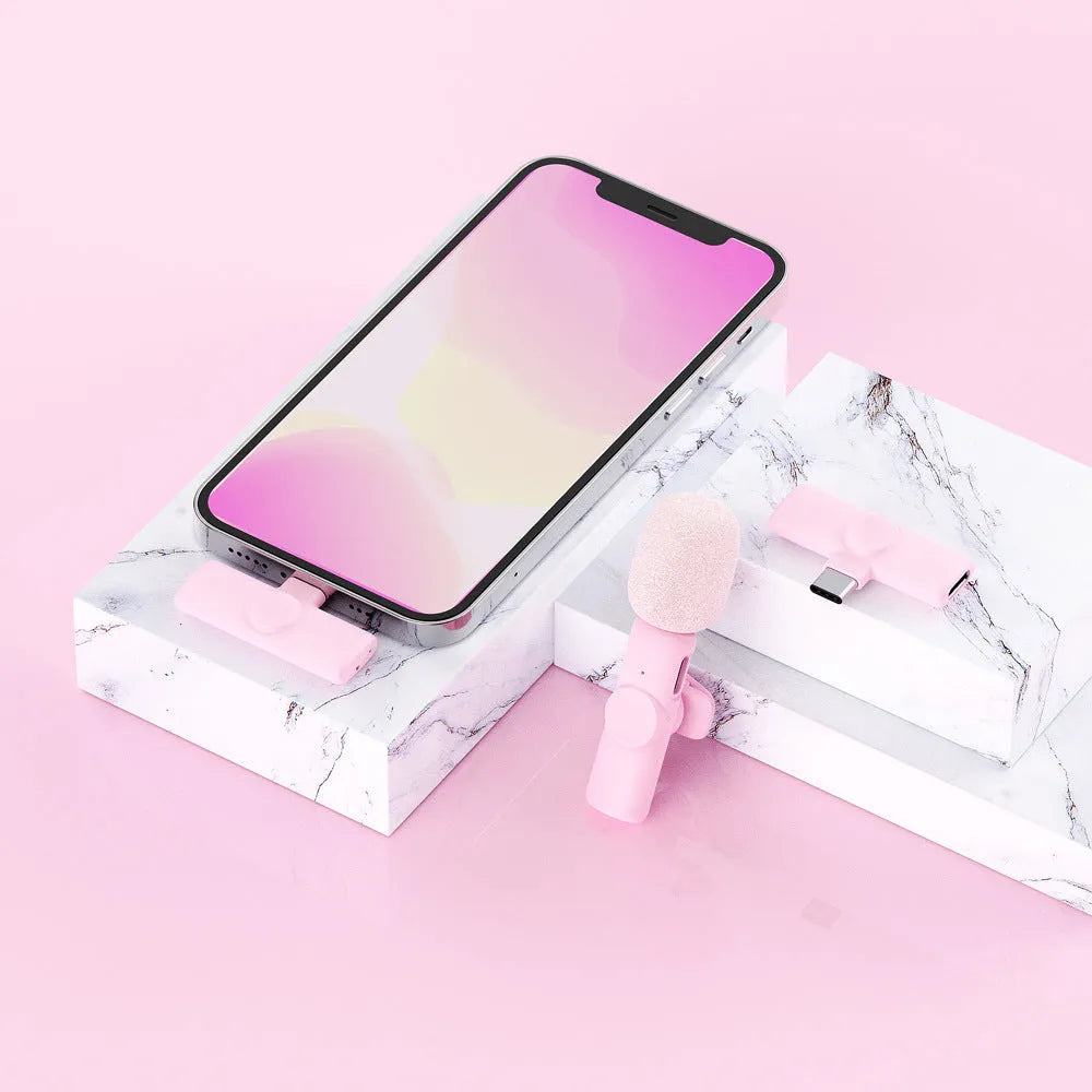 2.4GHz wireless microphone live sound card with 20 metre range and noise reduction sponge