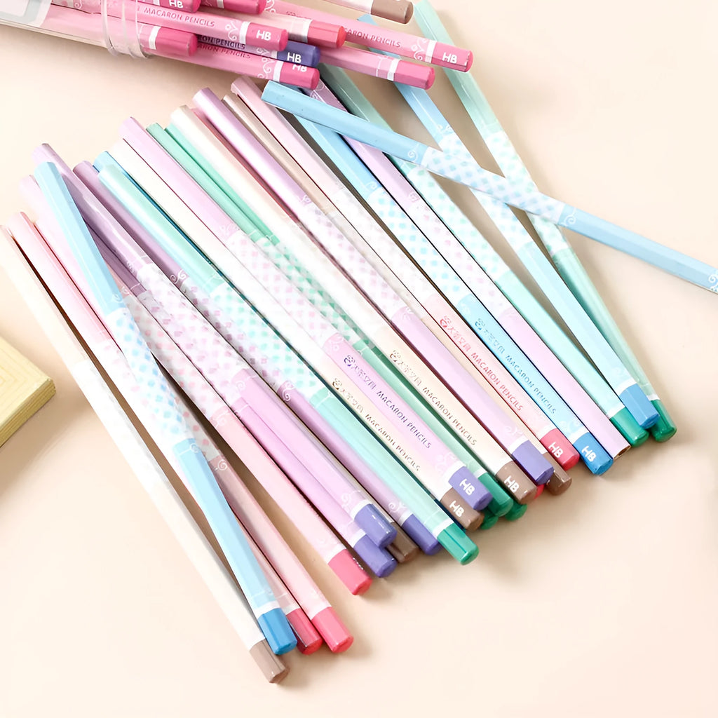 Set of 50 wooden basswood pencils with six-angled shape and HB refills.