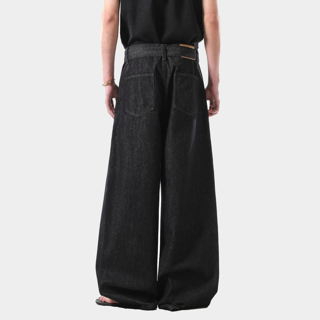 Black high-waist straight-leg women's jeans on a neutral background.