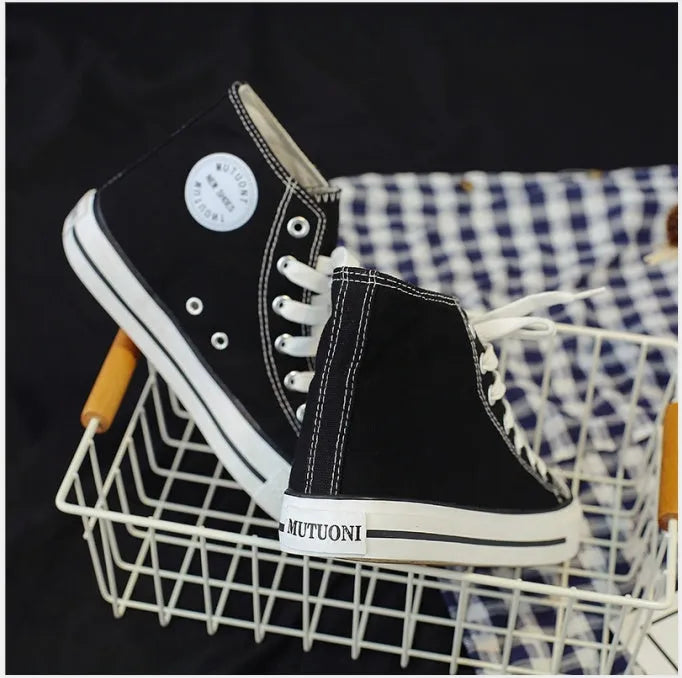 High-top canvas shoes with beef tendon vulcanised sole, front strap, plain design, red black white and dark blue