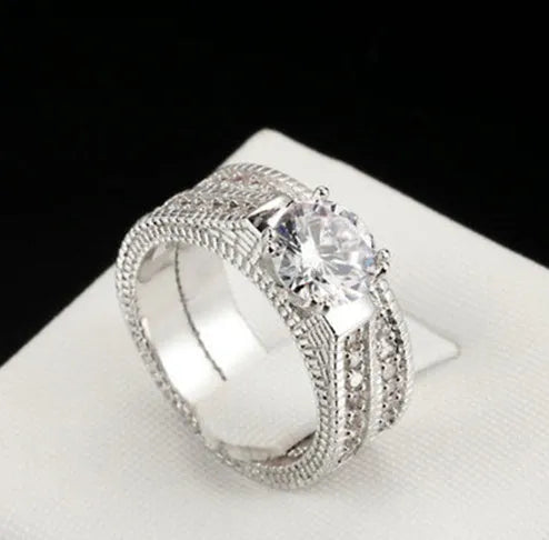 Diamond engagement ring set in European and American style, available in sizes 6 to 10.