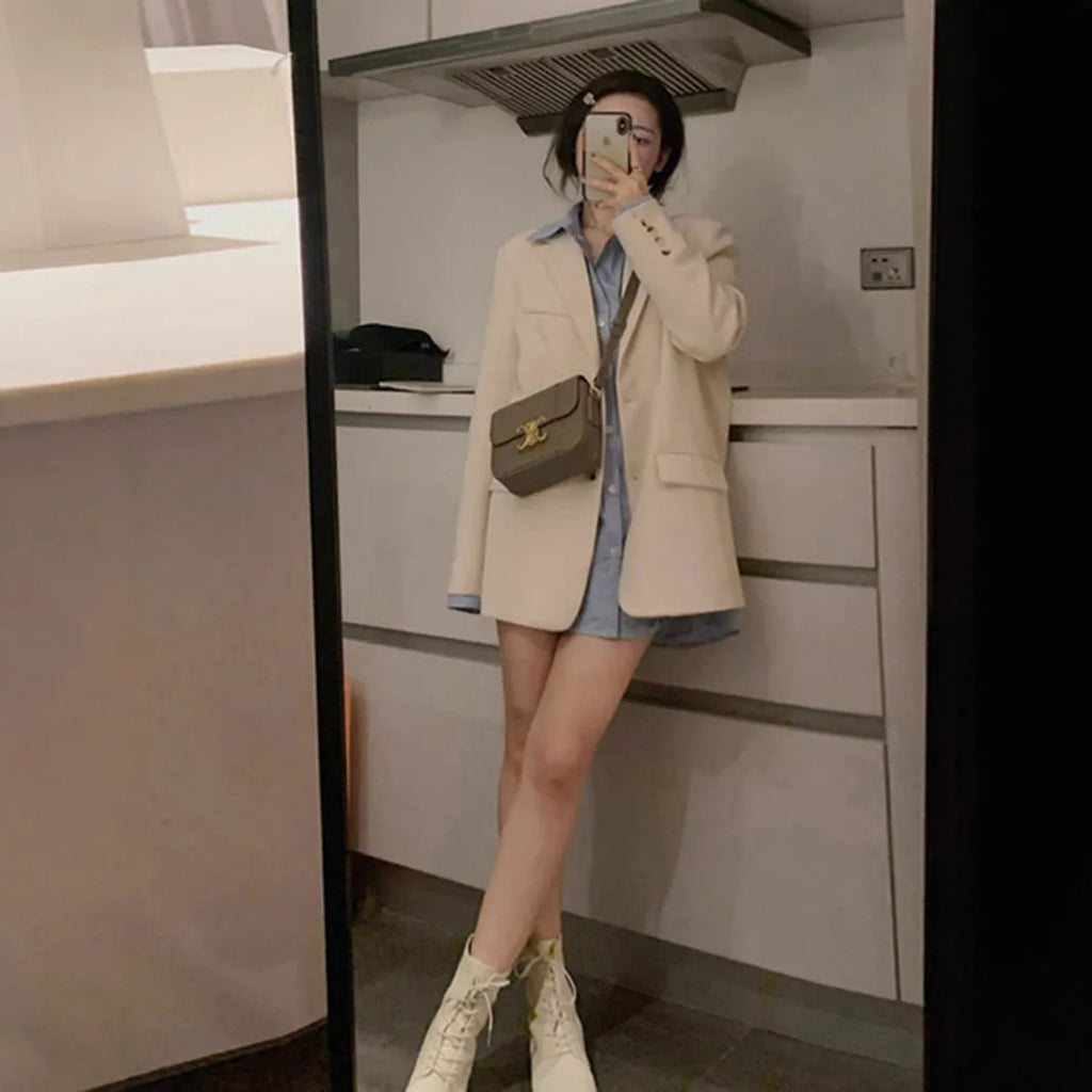 Korean style solid colour polyester suit jacket with long sleeves and pockets in milky white