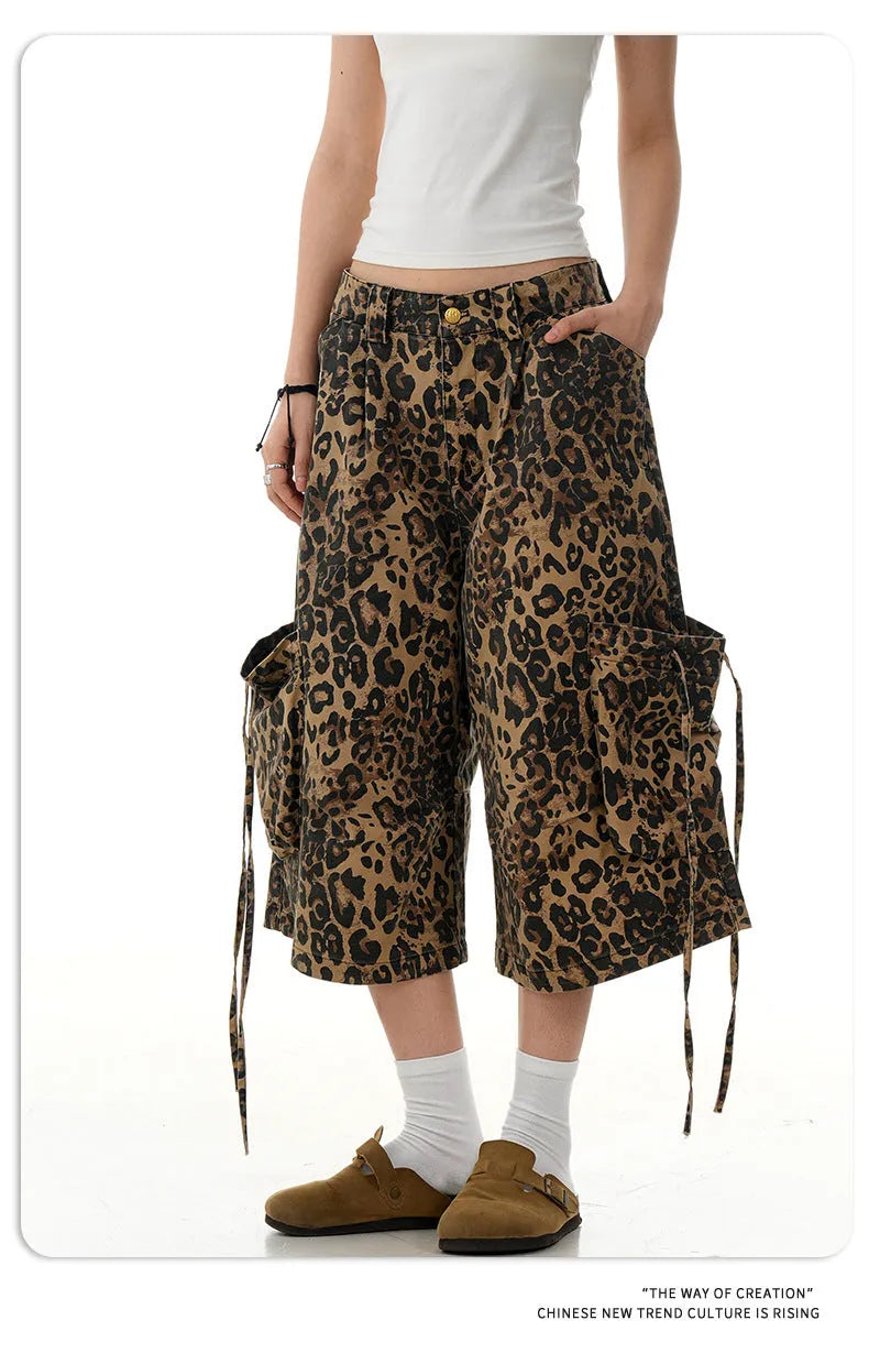 Women's leopard print cotton cropped trousers with high waist and straight leg design