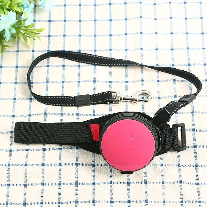 3-metre explosion-proof retractable dog leash in bright colours with automatic retraction mechanism