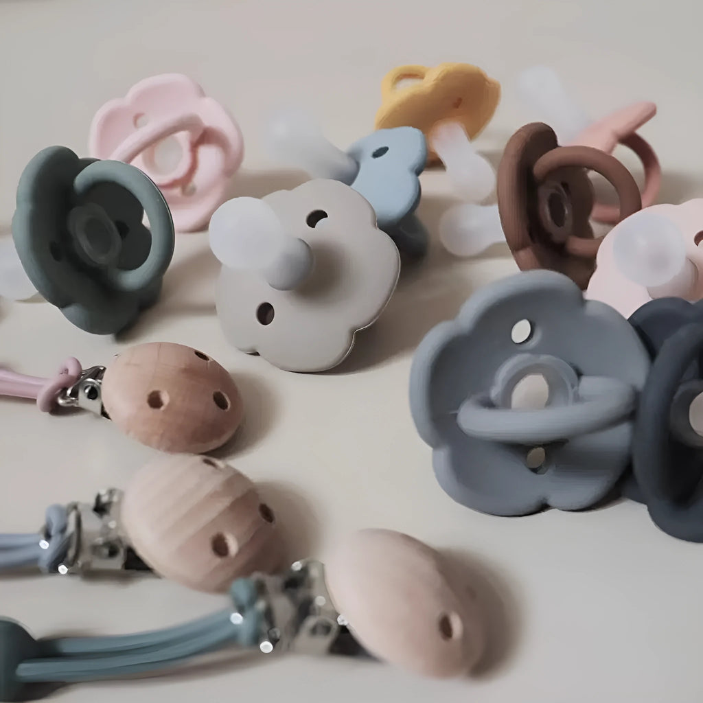 Silicone lace nipple baby pacifier for 0-6 months, 6.5 x 5 x 5cm, in apricot or light blue