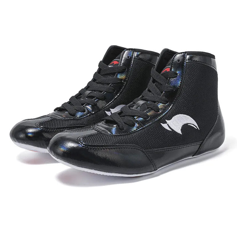 Pair of men and women wrestling shoes in suede cowhide with vertical style and lace closure