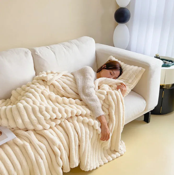 Soft Wind bubble velvet double-sided thickening polyester blanket in solid colour