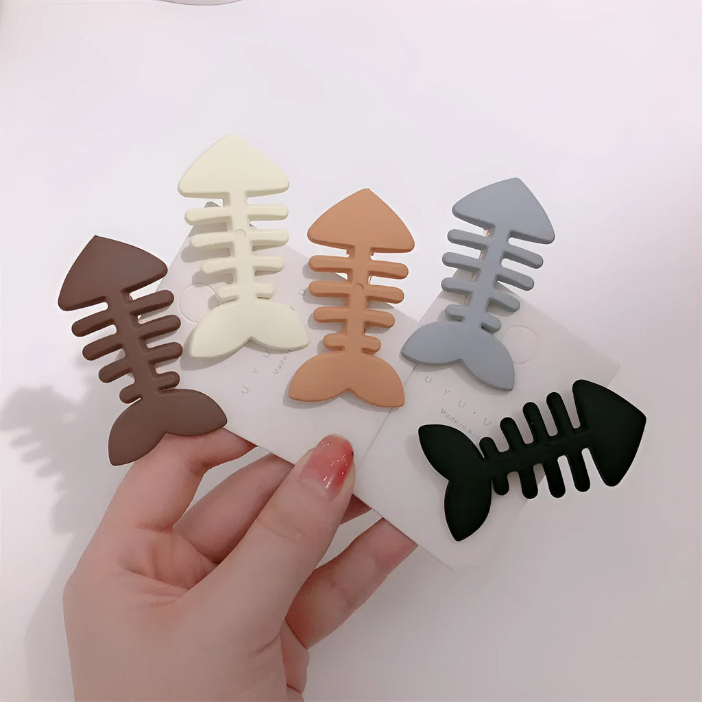 Plastic fishbone pattern hair barrette with duckbill clip in candy colours for women's side bangs