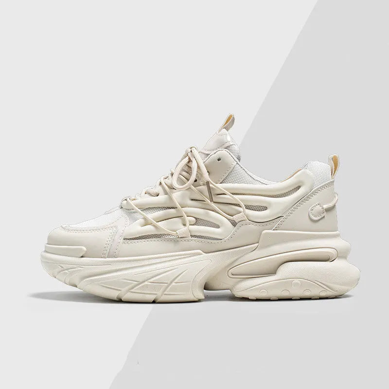 Men's low-top sneakers with mesh upper and rubber sole in beige and black colour options