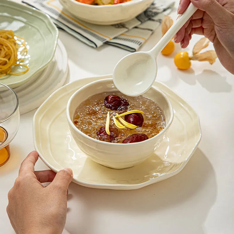 Seven-piece ceramic dinnerware set with solid colour glaze finish in gift box