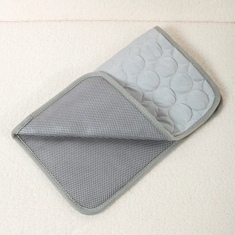 Ice silk pet cooling mat in blue, size M, 60x50cm, for dogs and cats