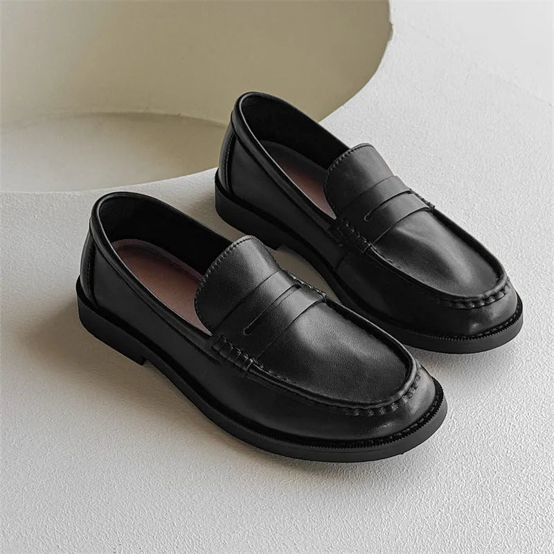 Men's slip-on casual shoes in retro business style with microfiber upper and rubber sole