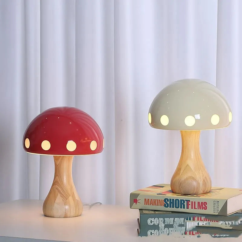 Cream-coloured vintage desk lamp on a bedside table, 21cm diameter, 30cm height