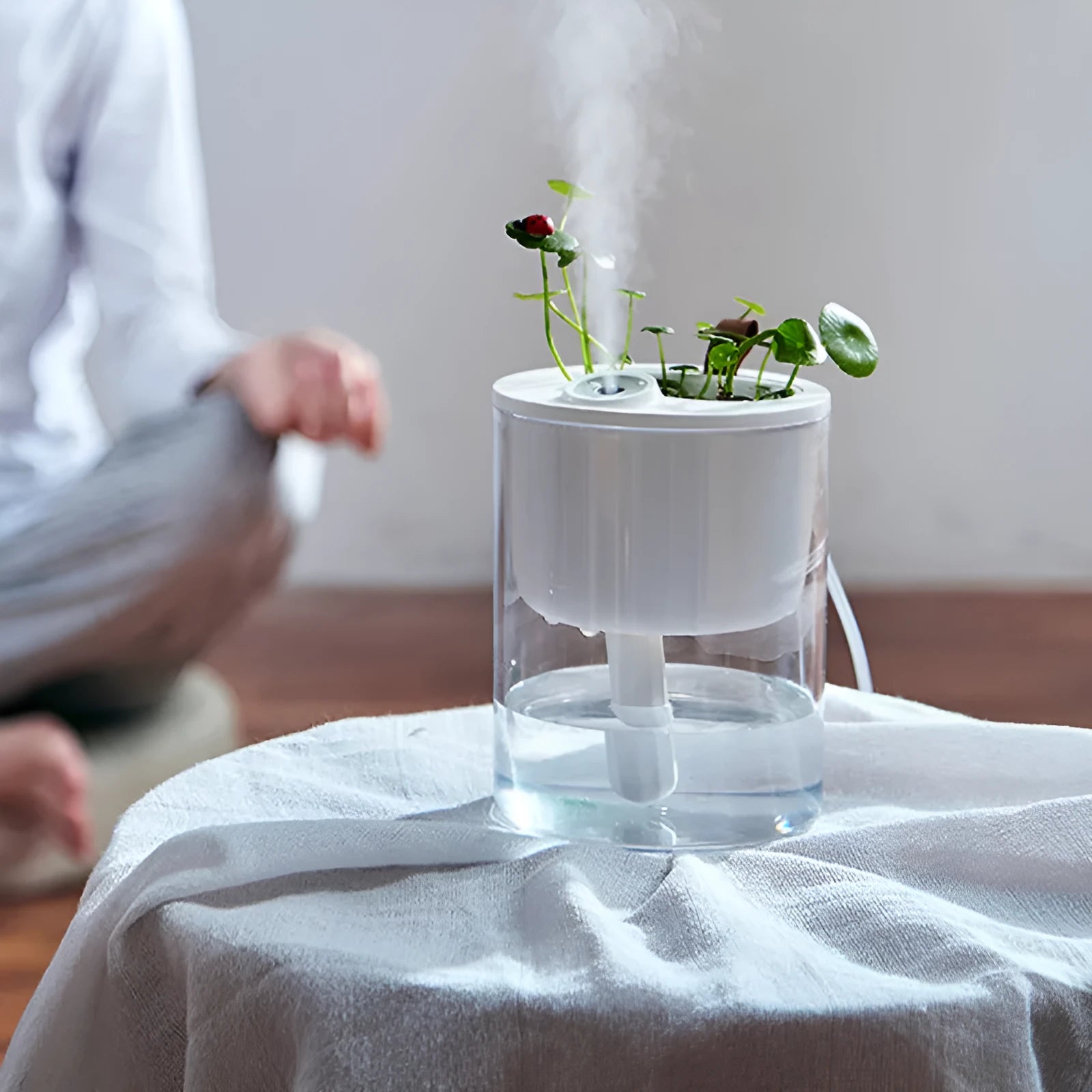 Desktop USB humidifier in green with 320ml capacity and 4-hour timer