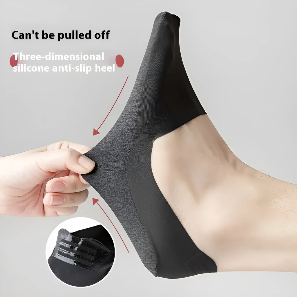 Men's cotton invisible boat socks in solid colours with non-slip sweat-absorbent design