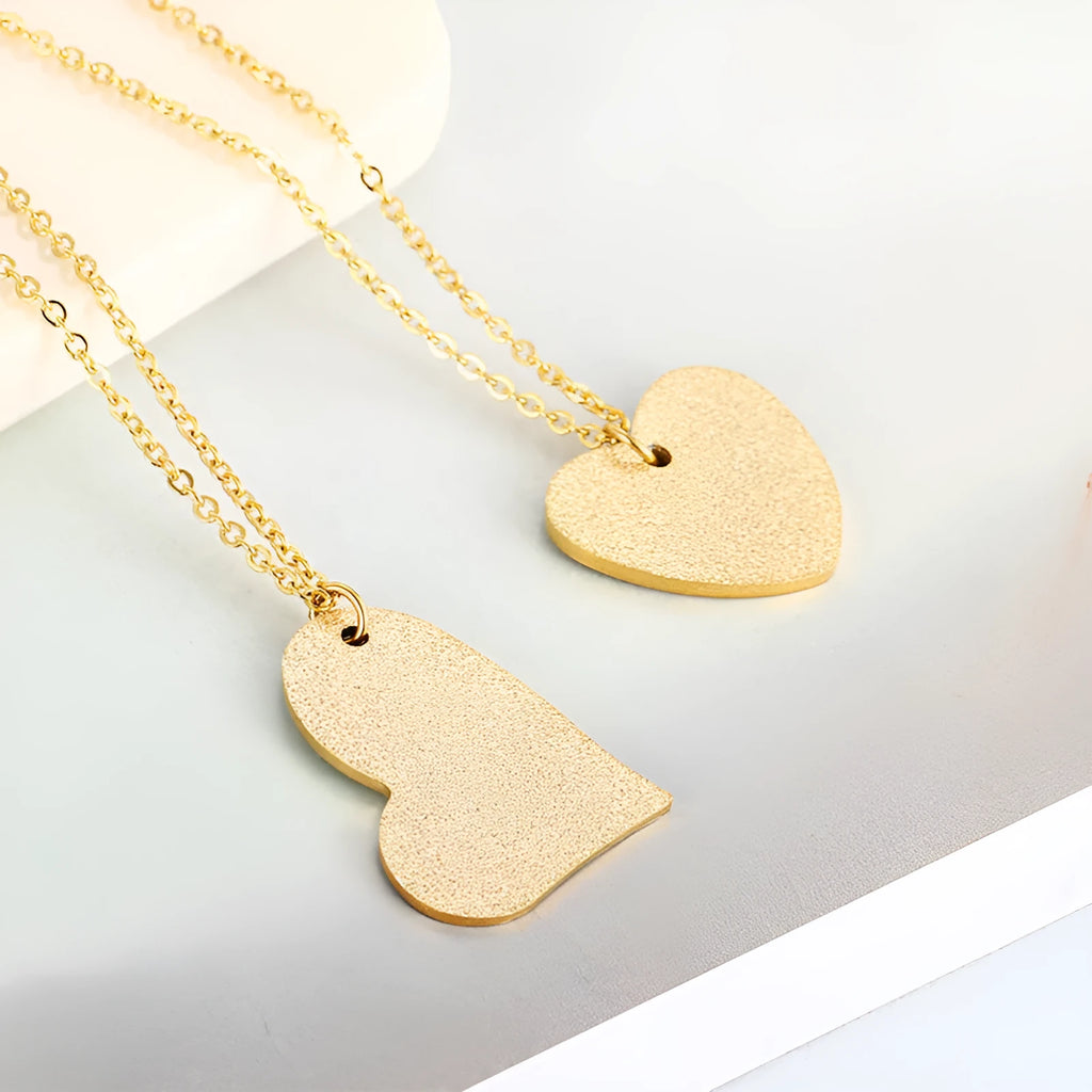 Women's simple geometric heart-shaped titanium steel necklace pendant, colour KN25736-Z.