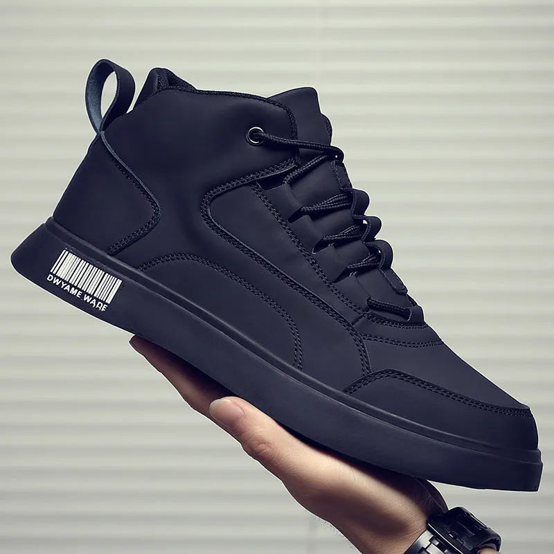 Men's white mid-top casual board shoes with round toe and lace-up design