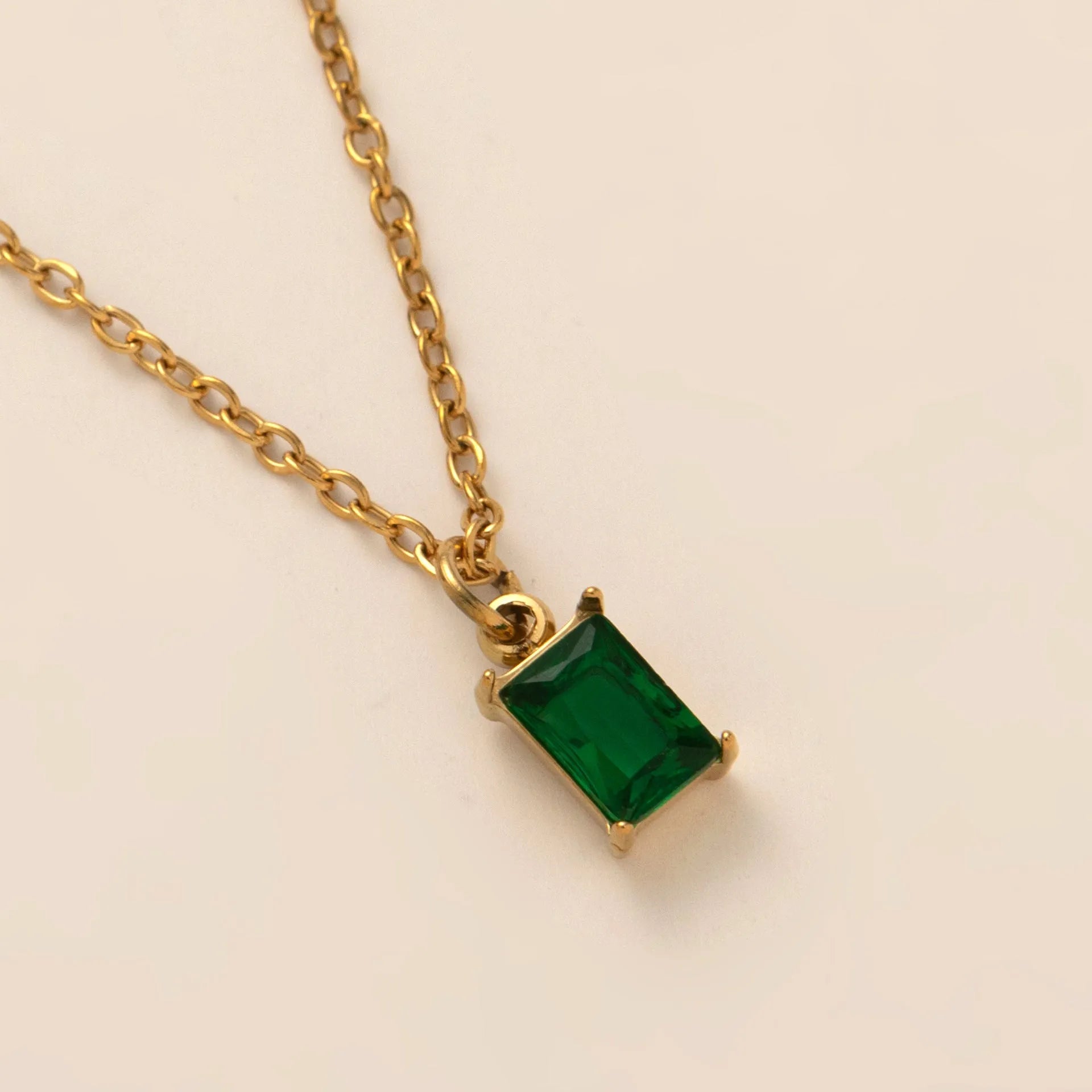 Titanium steel necklace with geometric rectangular birthstone pendant and O-link chain on unisex collarbone length 41-50cm