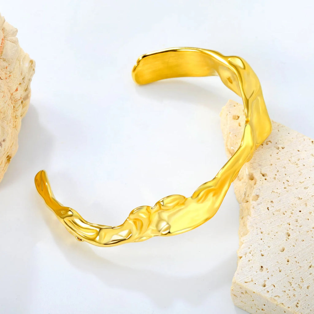 Men's stainless steel luxury bracelet in silver, gold, and rose gold colour options.
