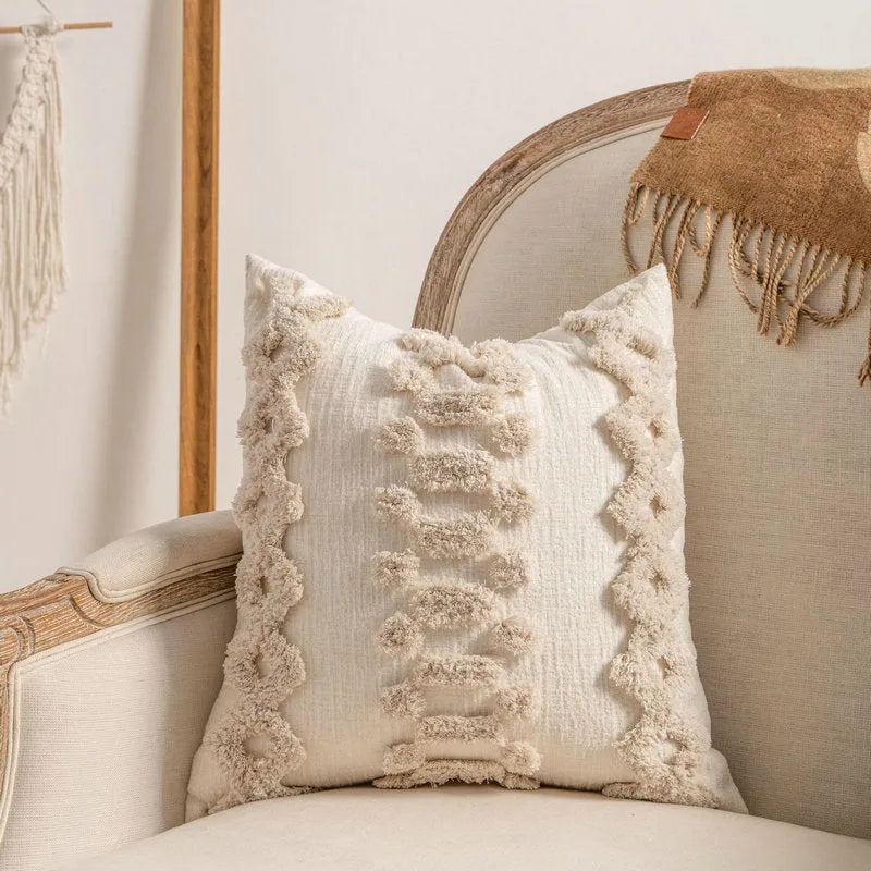 Knitted cushion cover with tassel trim and printed pattern in 45x45cm size