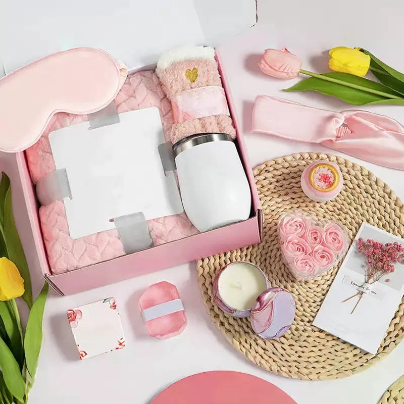Soy wax aromatherapy candle gift set in a modern gift box with a choice of colour suits.
