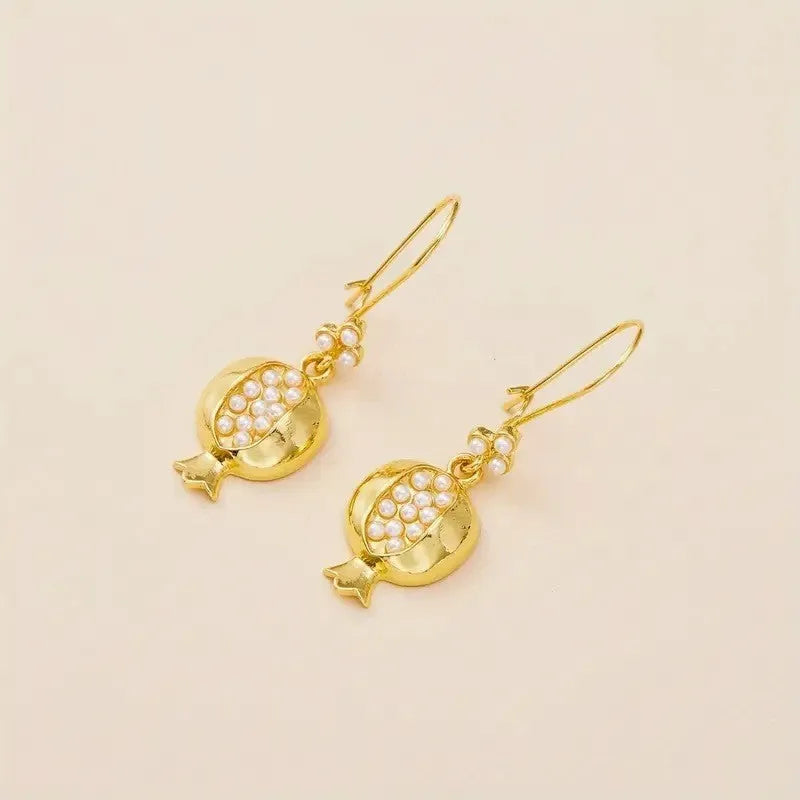 Vintage pomegranate pearl earrings in electroplated alloy, fruit-shaped design, red or white