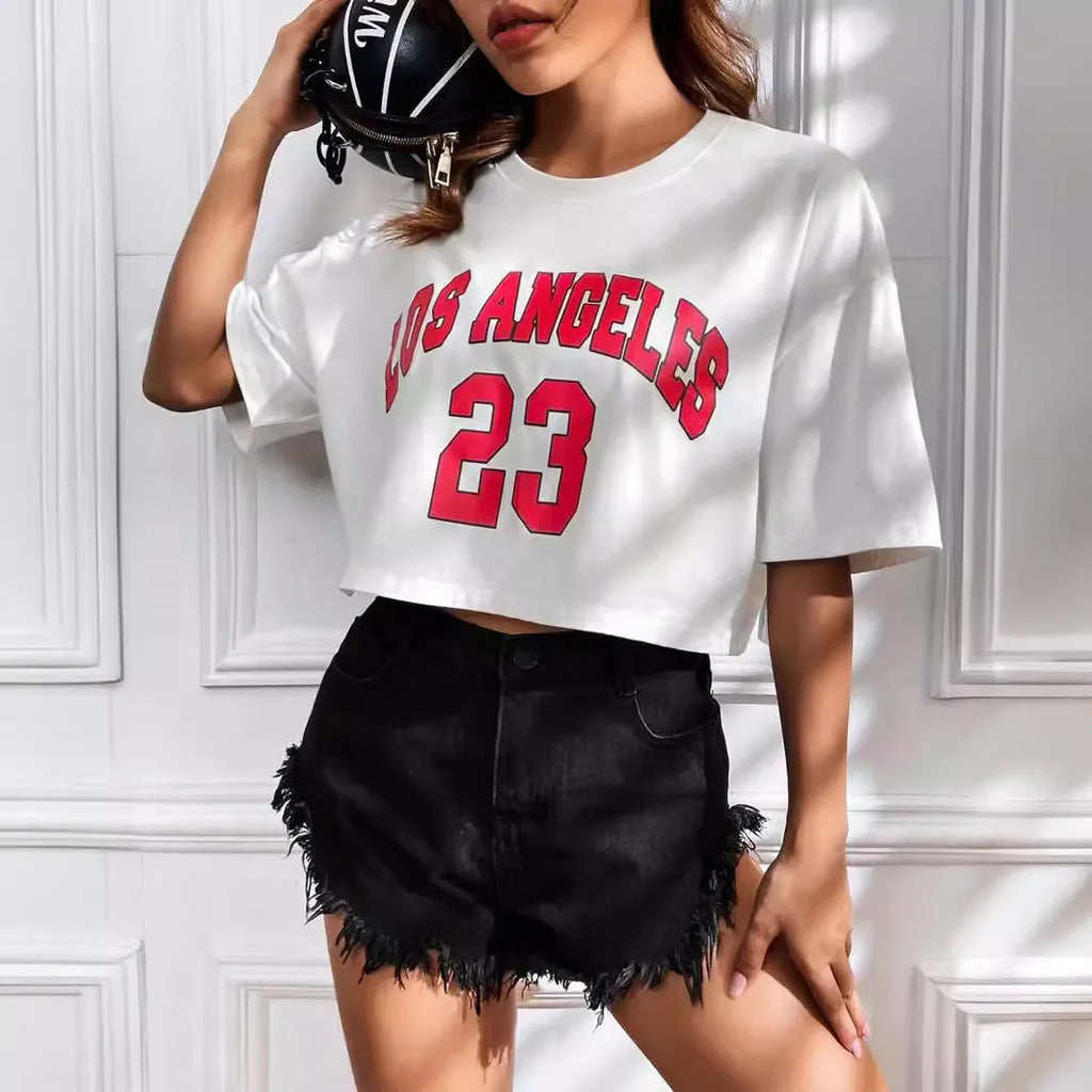 Black personalised cotton t-shirt with white printed English letters in a loose, navel-exposing Japanese Korean style.