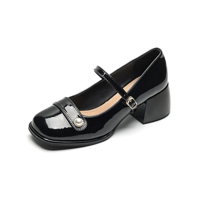 Women's plus size chunky heel pumps in patent leather with square toe and buckle fastening