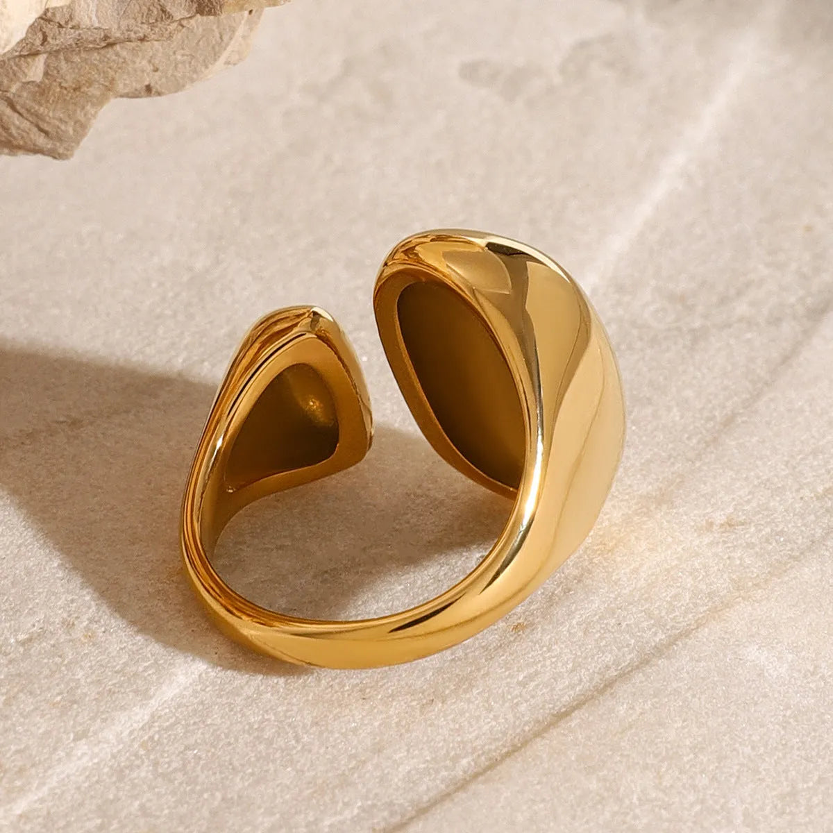 Geometric open ring for women in electroplated stainless steel with European exaggerated style