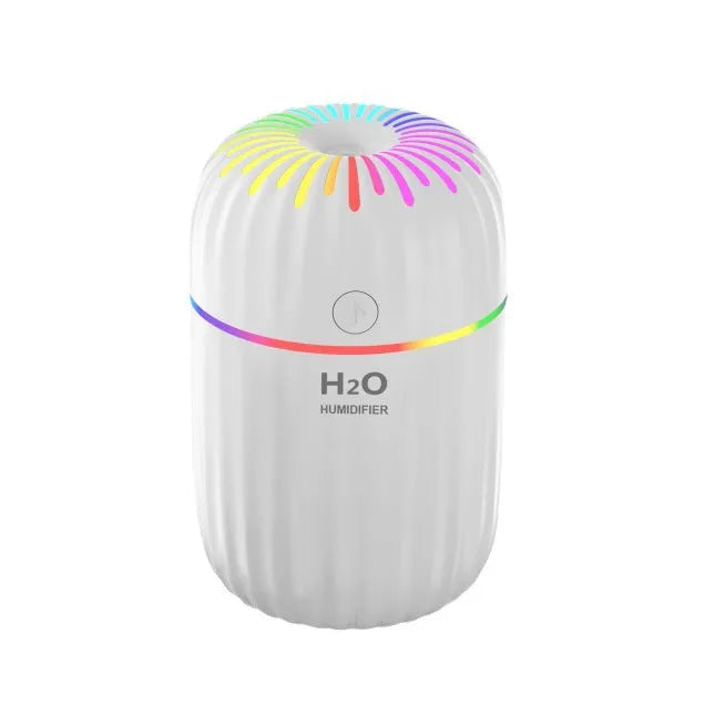 Mini car USB aromatherapy humidifier in green animal design with compact 75mm dimensions