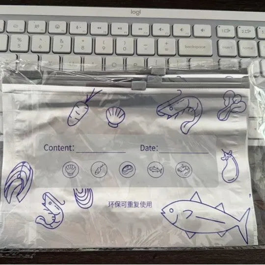 Aluminium foil fresh-keeping bags in three sizes with resealable closure for food storage