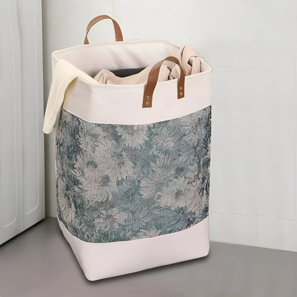 Fabric storage box with lid measuring 35x35x55 cm in a colourful bear pattern for quilt and bedding organisation.