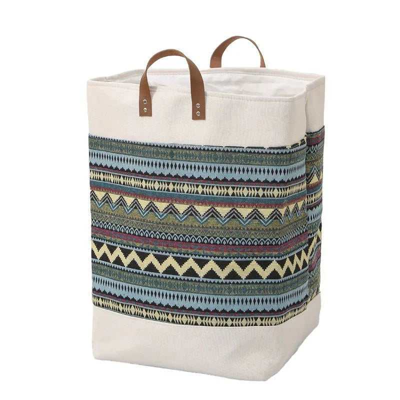Fabric storage box with lid measuring 35x35x55 cm in a colourful bear pattern for quilt and bedding organisation.