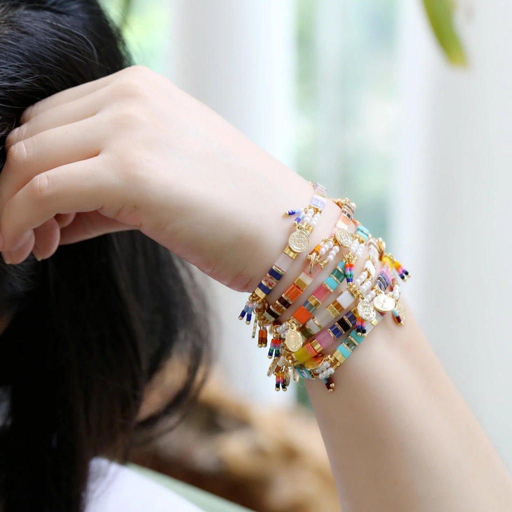 Women's European style glass beaded bracelet with imitation pearls in six pearl lifting colour variations