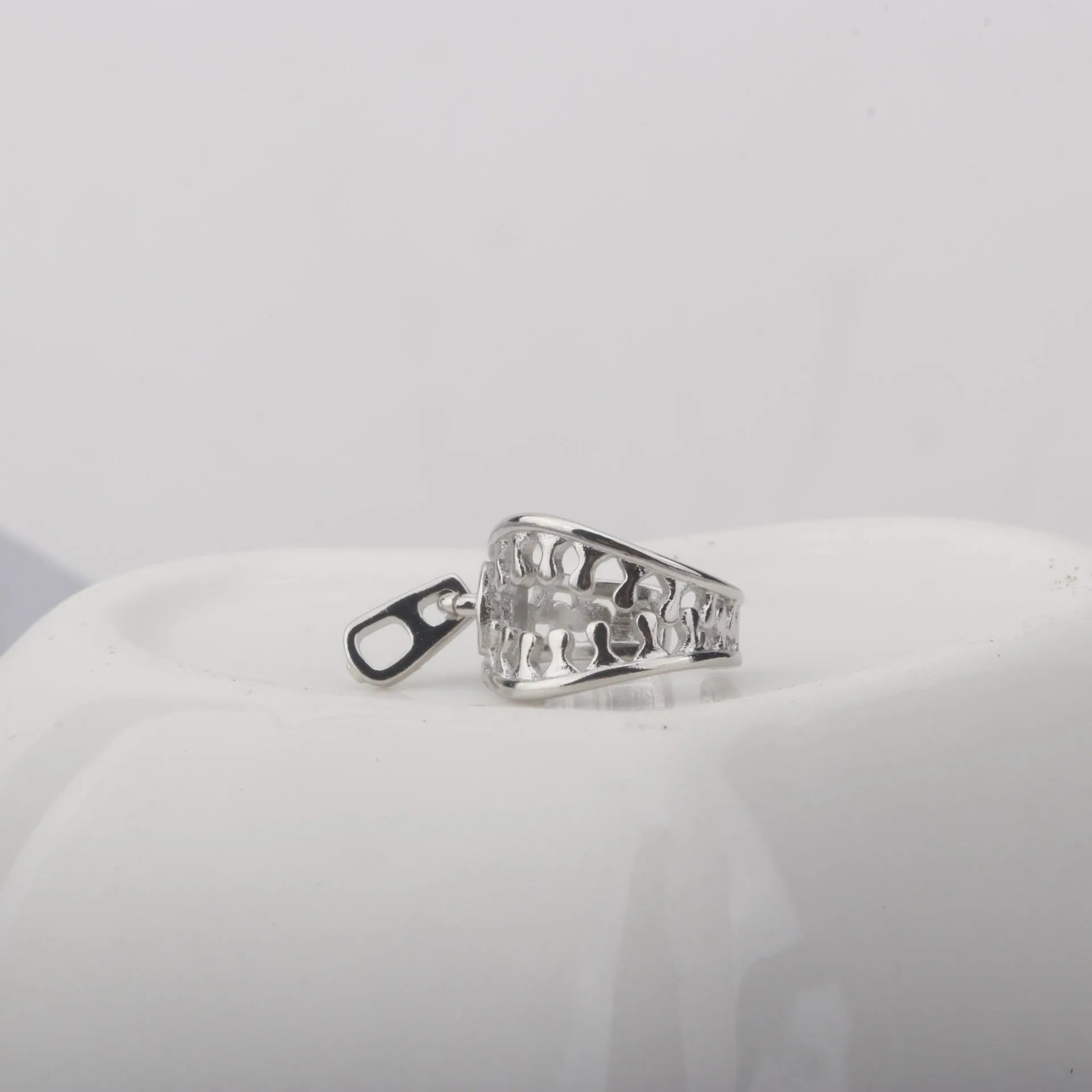 Geometric copper ear clips with simple line design and zipper closure mechanism