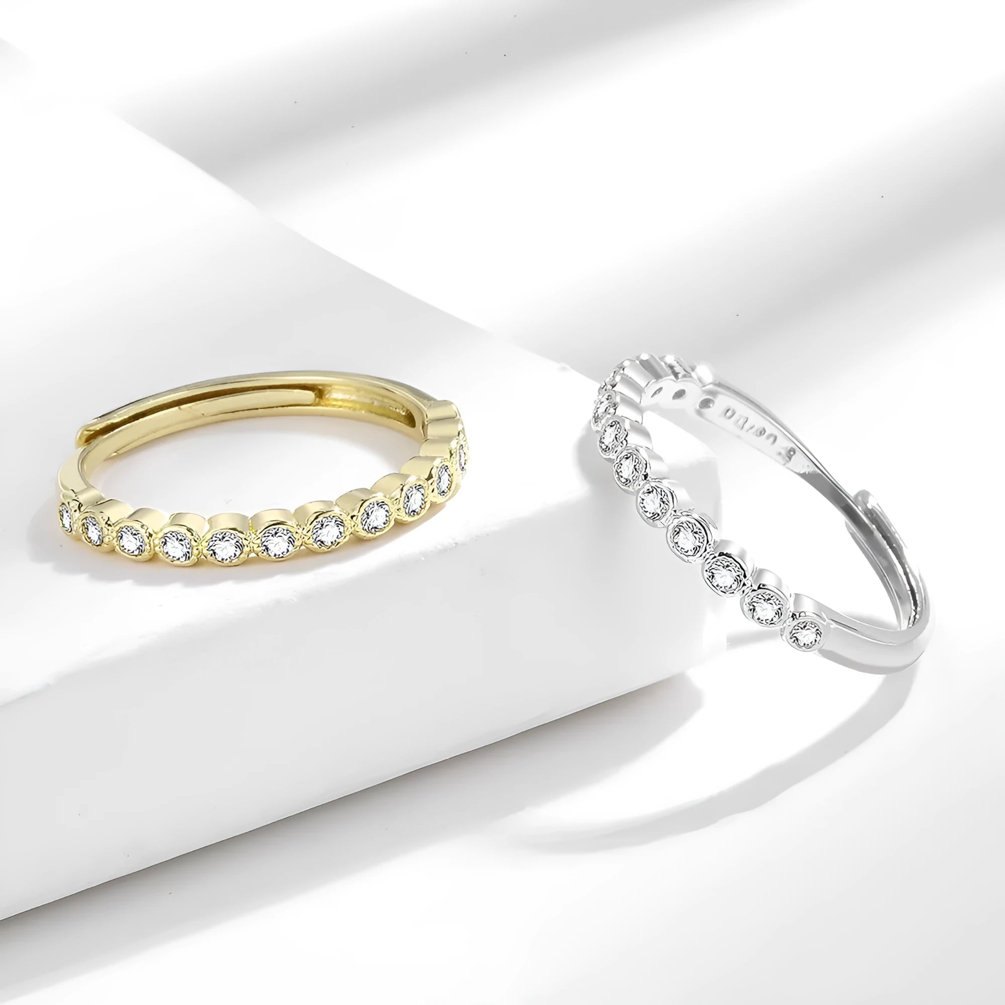 Simple women's light luxury diamond tail ring in white gold colour, electroplated copper, open mouth geometric shape