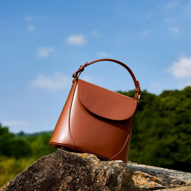 Genuine leather square shoulder bag 22x10x20 cm in beige with visible sewing thread detail and single shoulder strap