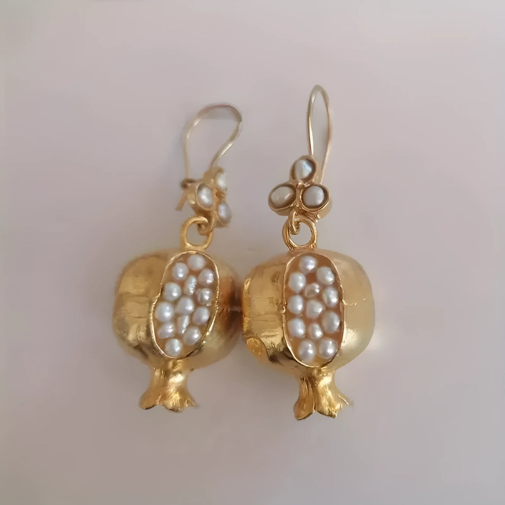 Vintage pomegranate pearl earrings in electroplated alloy, fruit-shaped design, red or white