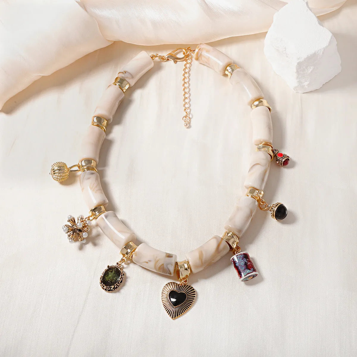 Resin bamboo heart pendant necklace with electroplated picture colour finish
