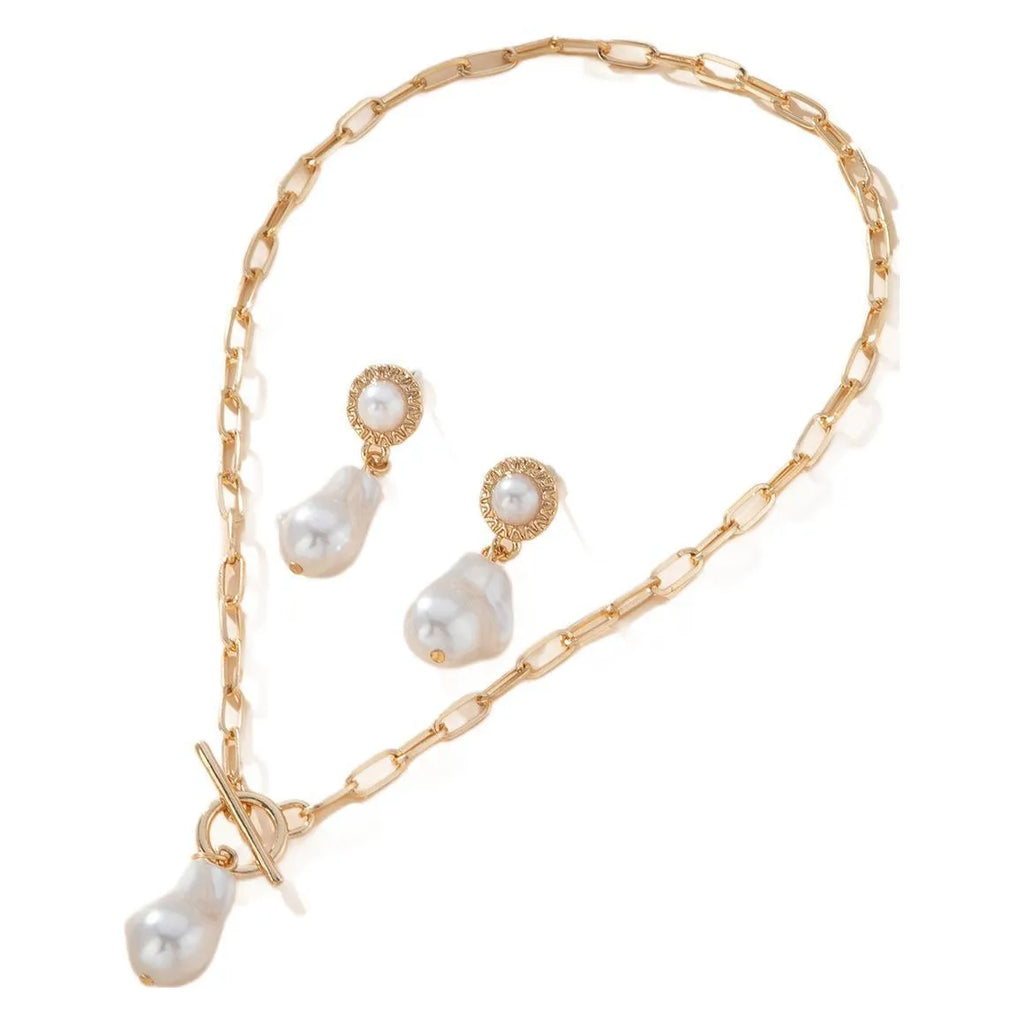 Retro baroque style necklace and earring set with pearls in antique gold colour
