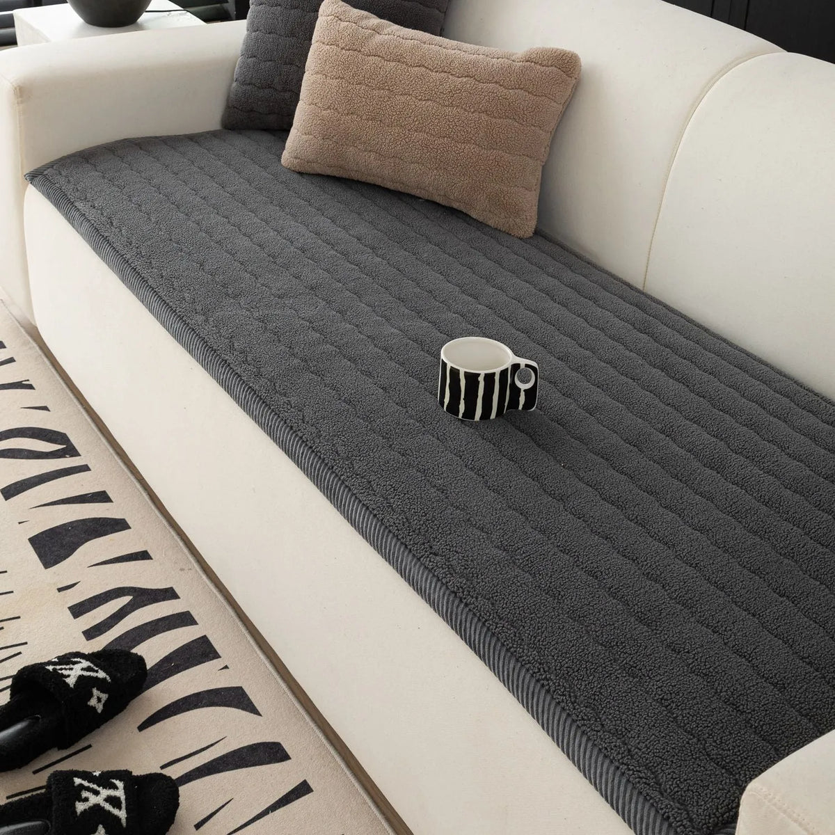 Plush non-slip sofa cushion in solid colours, sizes 70x70cm to 70x240cm, machine washable