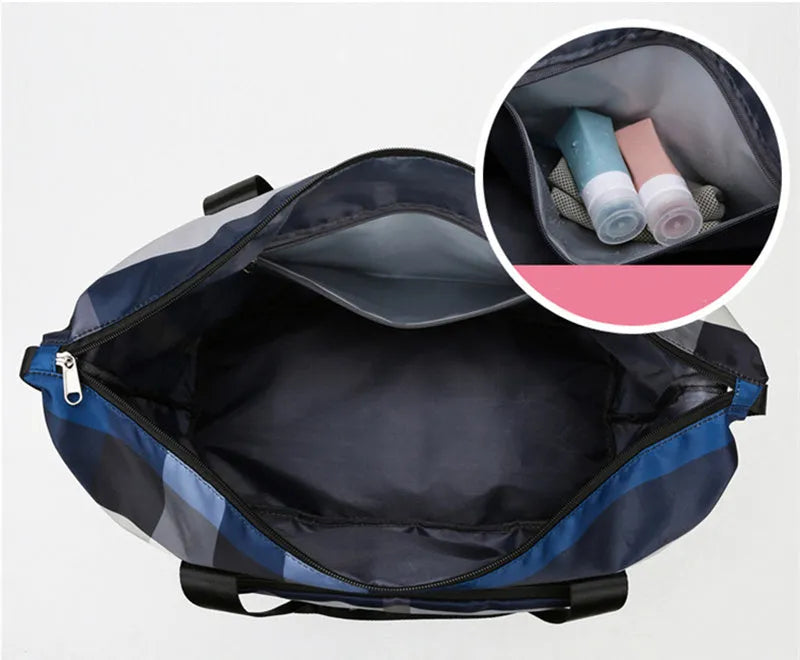 Foldable travel duffel bag in black, dark blue or wine red with 20-35L capacity and dry wet separation