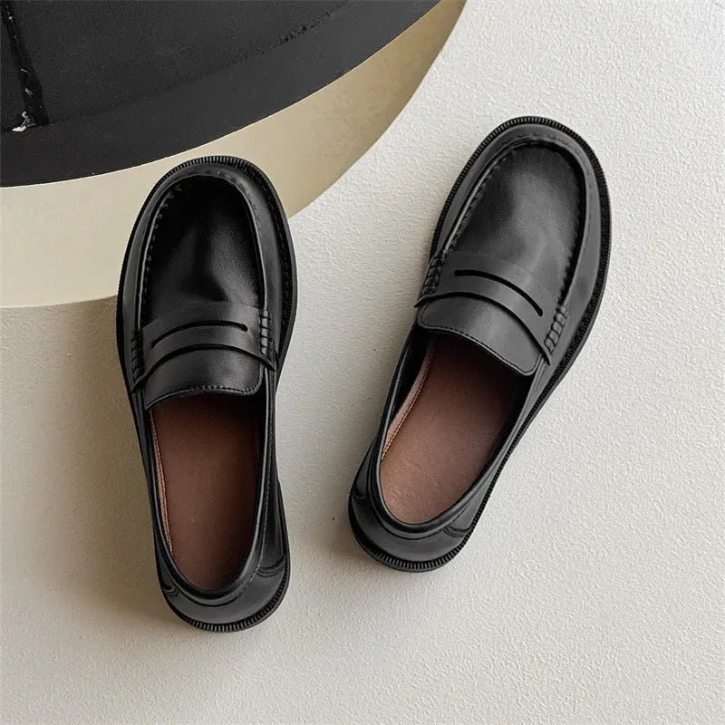 Men's slip-on casual shoes in retro business style with microfiber upper and rubber sole