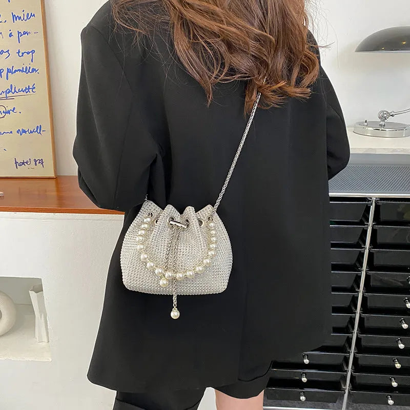 Women's diamond pattern PU leather crossbody bag with chain shoulder strap